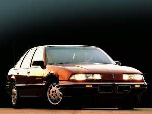 Pontiac Grand Prix LE Sedan 1989 года